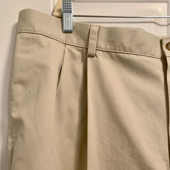 LL Bean Mens Natural Fit Pleated Tan Khaki Pants 44 X 30 Wrinkle Resistance. - Picture 2 of 10